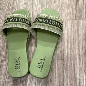 “Dior” slides